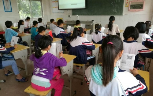 给乡村的孩子一个图书馆