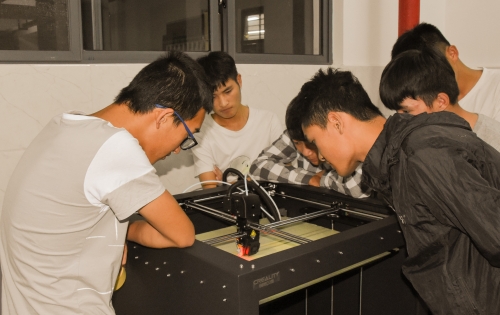 滇西应用技术大学关于3D打印机情况的报告