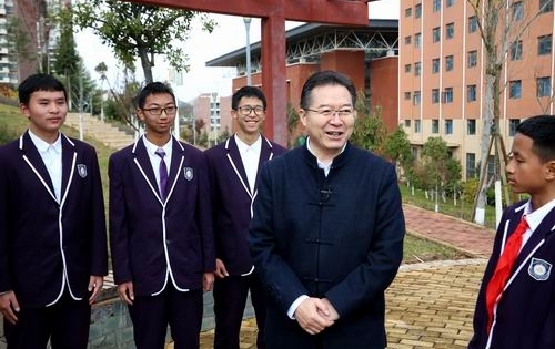 中国下一代教育基金会副理事长、清华附中校长王殿军赴云南省宁洱县进行“中华英才培养计划”项目调研