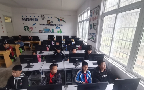童心梦天地落地贵州省贞丰县必克小学