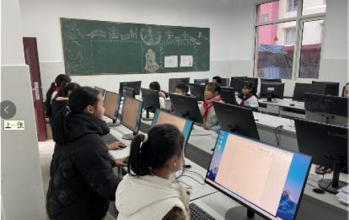 电力爱心教室公益项目向四川省雅安市石棉县草科乡中心小学捐赠电脑和打印机