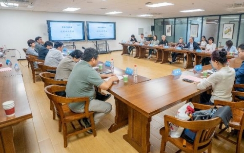 教育关爱行动支持教育部关工委在清华大学召开《一起读书，好少年》（第一季）专题片审定会暨第二季策划会