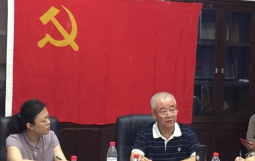 “两学一做”党课座谈会召开