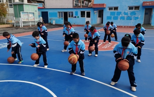 中国下一代教育基金会护航成长计划为河北省兴隆县六道河学区中心校前苇塘平安小学捐建爱心球场 中国下一代教育基金会护航成长计划为河北省兴隆县六道河学区中心校前苇塘平安小学捐建爱心球场