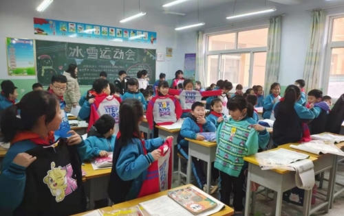 爱起航公益项目--特别成长计划向河北、甘肃、吉林、新疆、浙江、云南、四川捐赠特步鞋服